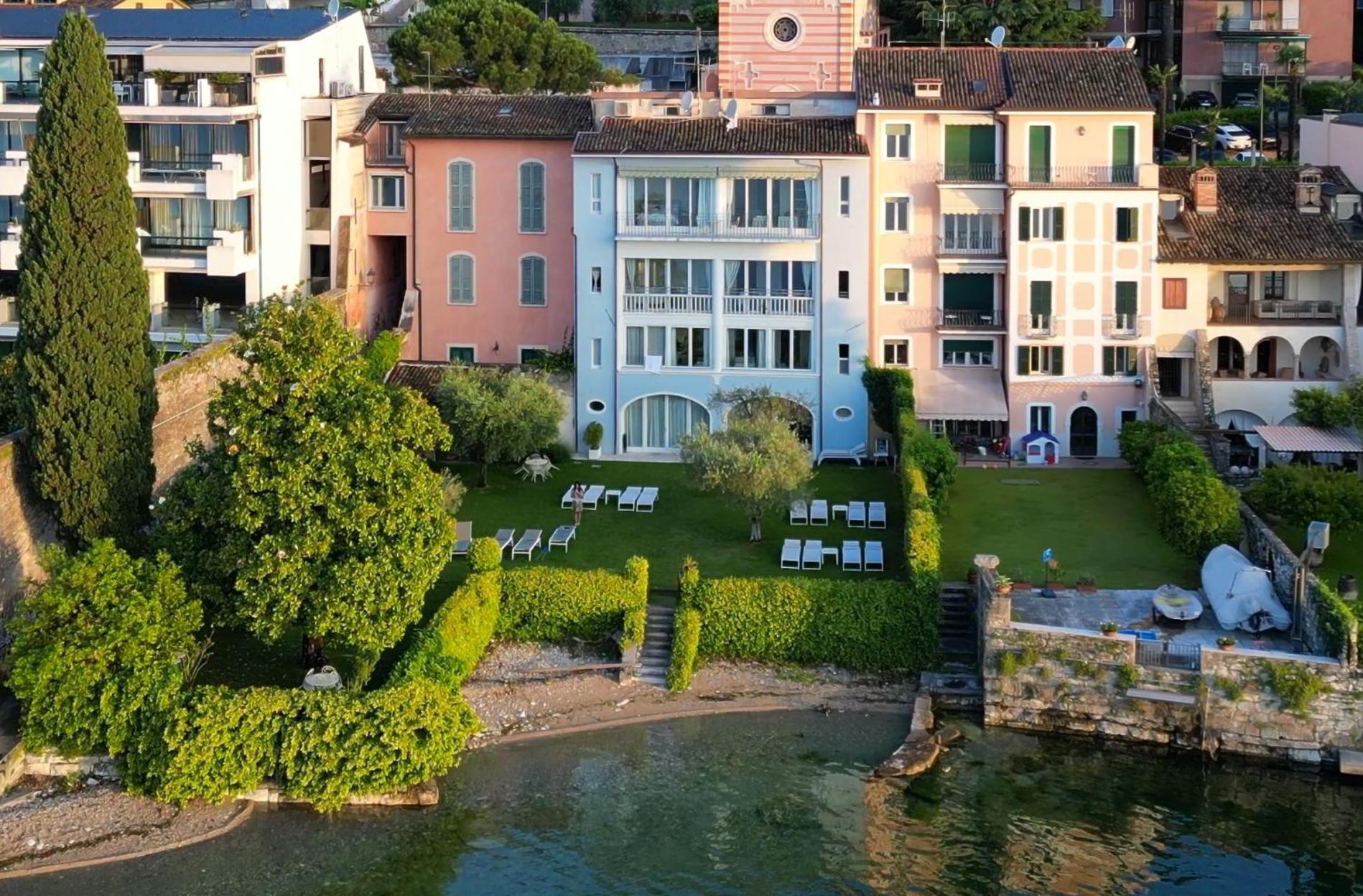 Luxury Lakeside Apartment Right On The Water Saló Exterior foto