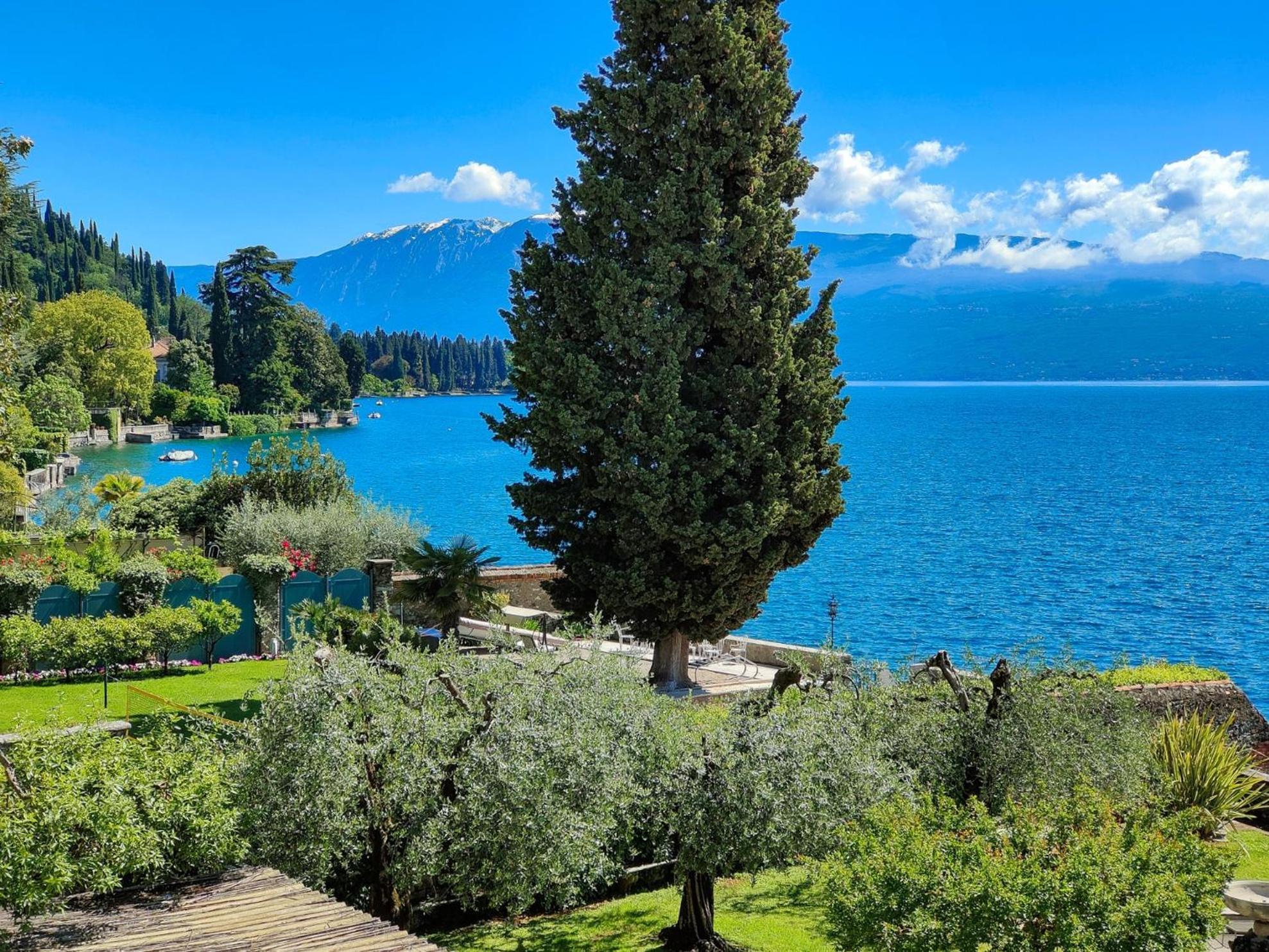 Luxury Lakeside Apartment Right On The Water Saló Exterior foto