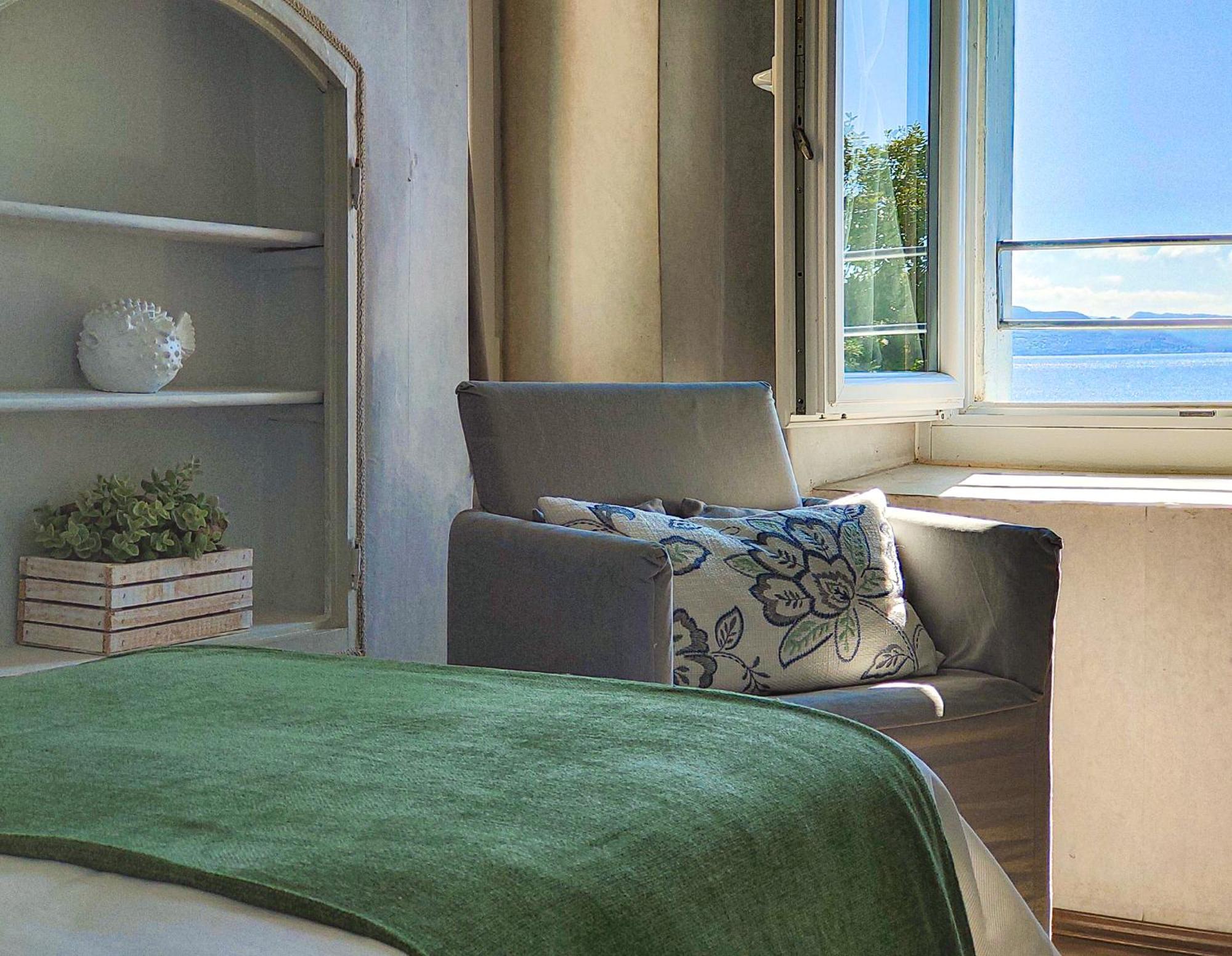 Luxury Lakeside Apartment Right On The Water Saló Exterior foto