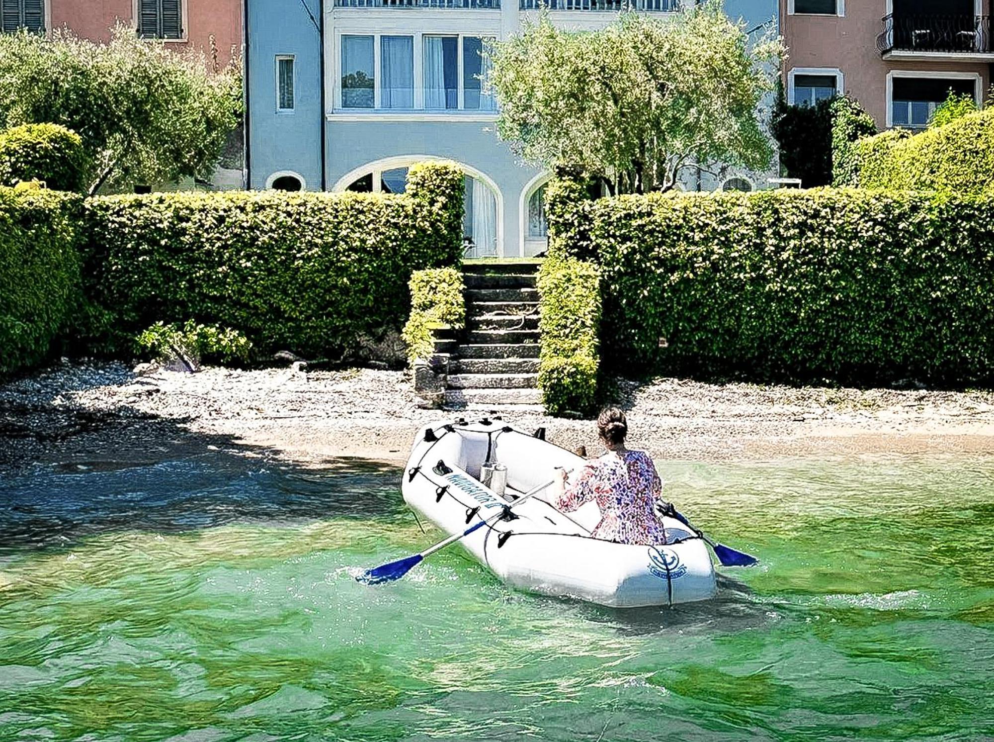 Luxury Lakeside Apartment Right On The Water Saló Exterior foto